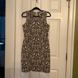 Sleeveless midi dress.